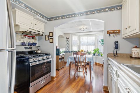 Tiny photo for 1010 W Elm Street, Arlington Heights, IL 60004 (MLS # 12598432)