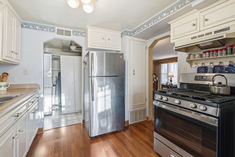 Tiny photo for 1010 W Elm Street, Arlington Heights, IL 60004 (MLS # 12598432)