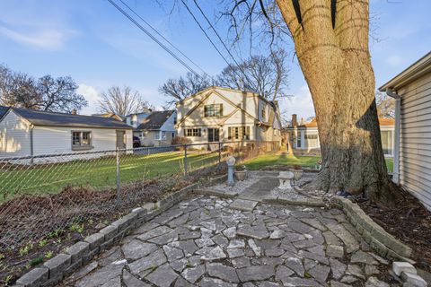 Tiny photo for 1010 W Elm Street, Arlington Heights, IL 60004 (MLS # 12598432)