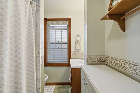 Tiny photo for 1010 W Elm Street, Arlington Heights, IL 60004 (MLS # 12598432)