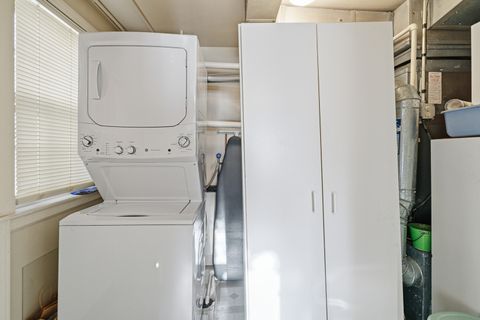 Tiny photo for 1010 W Elm Street, Arlington Heights, IL 60004 (MLS # 12598432)