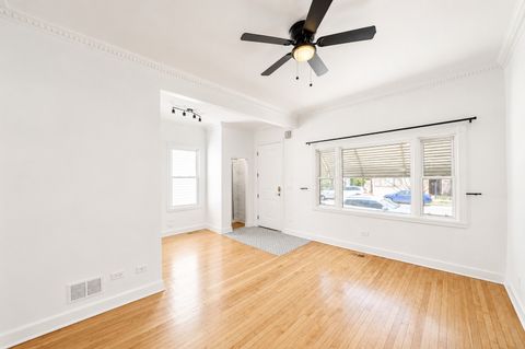 Tiny photo for 2642 N California Avenue, Chicago, IL 60647 (MLS # 12648130)