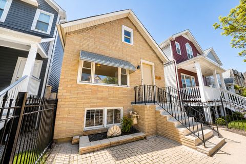Photo of 2642 N California Avenue, Chicago, IL 60647 (MLS # 12648130)