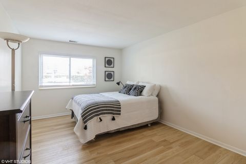 Tiny photo for 3110 Pheasant Creek Drive #110, Northbrook, IL 60062 (MLS # 12603160)