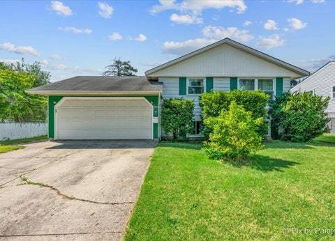 Photo of 303 Marilyn Avenue, Glendale Heights, IL 60139 (MLS # 12713957)