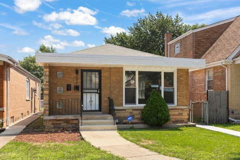 Tiny photo for 9039 S Jeffery Boulevard, Chicago, IL 60617 (MLS # 12717272)