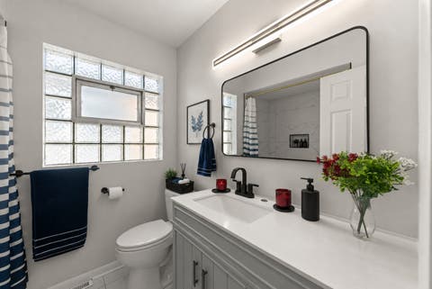 Tiny photo for 9039 S Jeffery Boulevard, Chicago, IL 60617 (MLS # 12717272)