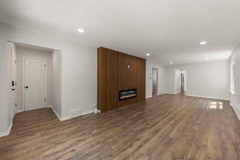 Tiny photo for 9039 S Jeffery Boulevard, Chicago, IL 60617 (MLS # 12717272)
