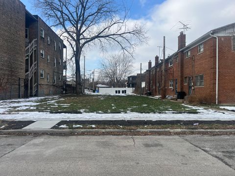 9044 S Dauphin Avenue Chicago IL 60619