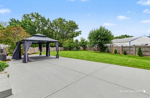 Tiny photo for 408 Pinehurst Court, Gurnee, IL 60031 (MLS # 12768974)