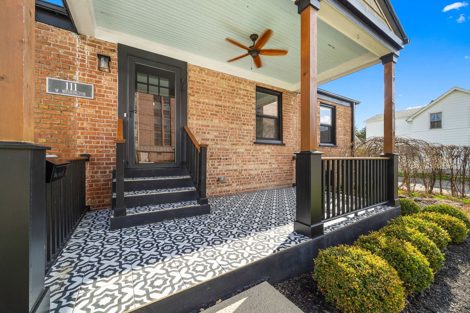 111 W WASHINGTON Street