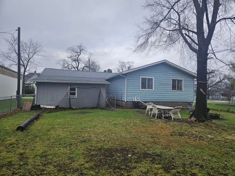 Tiny photo for 1404 17th Avenue, Viola, IL 61486 (MLS # 12609042)