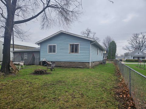 Tiny photo for 1404 17th Avenue, Viola, IL 61486 (MLS # 12609042)