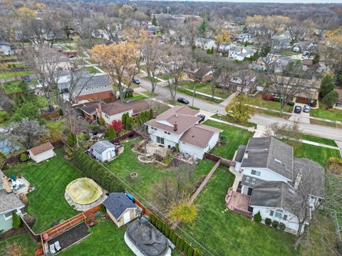 A home in Mount Prospect