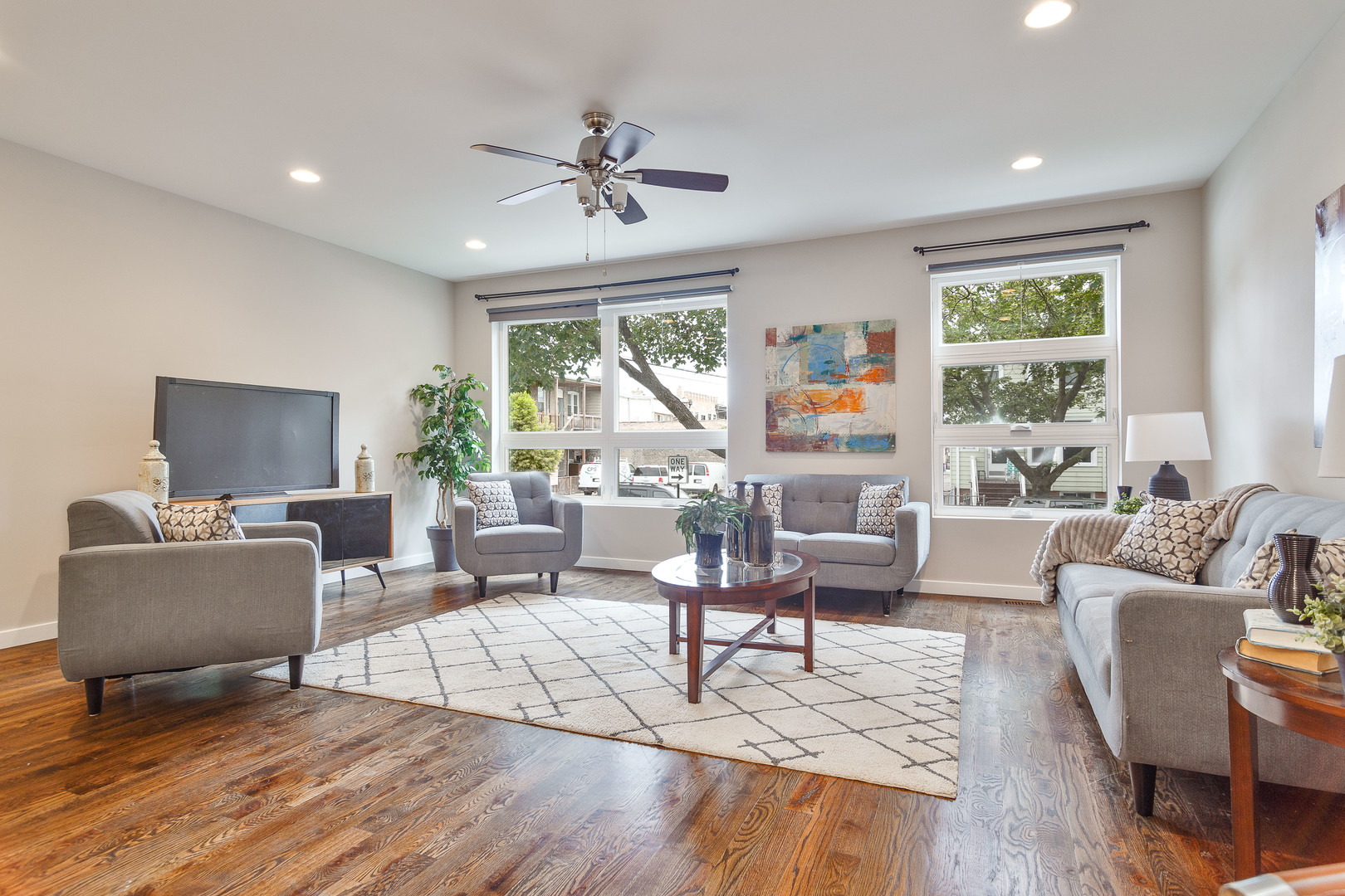 2342 N Hamlin Avenue