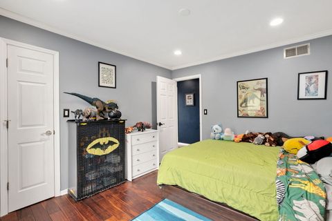 Tiny photo for 8206 Mango Avenue, Morton Grove, IL 60053 (MLS # 12576124)