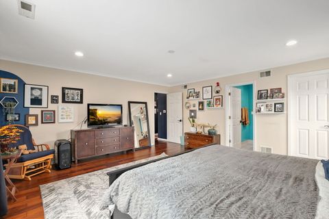 Tiny photo for 8206 Mango Avenue, Morton Grove, IL 60053 (MLS # 12576124)