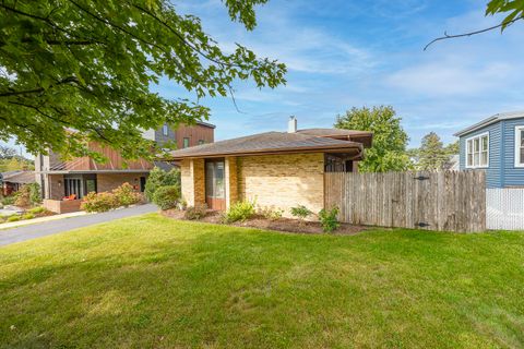 Tiny photo for 4940 Cornell Avenue, Downers Grove, IL 60515 (MLS # 12496981)