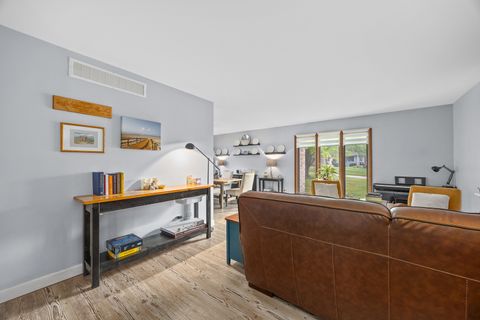 Tiny photo for 4940 Cornell Avenue, Downers Grove, IL 60515 (MLS # 12496981)