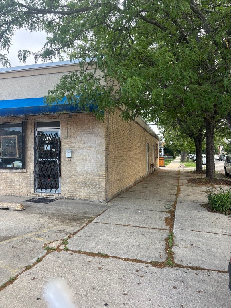 5840 W 63rd Street