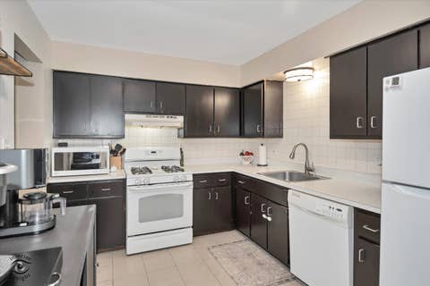 Tiny photo for 17713 Harlem Avenue #15, Tinley Park, IL 60477 (MLS # 12736631)