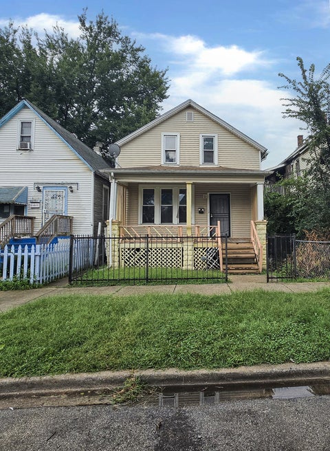 Photo of 11566 S Lafayette Avenue, Chicago, IL 60628 (MLS # 12751890)
