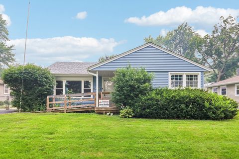 Photo of 2206 Hawk Lane, Rolling Meadows, IL 60008 (MLS # 12709741)