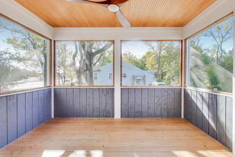 Tiny photo for 805 W Poplar Street, Palatine, IL 60067 (MLS # 12622502)