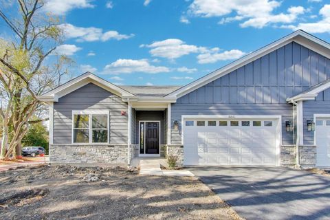 Photo of 805 W Poplar Street, Palatine, IL 60067 (MLS # 12622502)