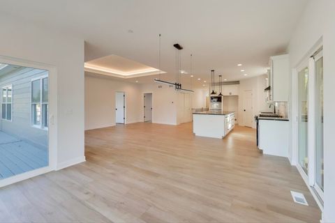 Tiny photo for 805 W Poplar Street, Palatine, IL 60067 (MLS # 12622502)