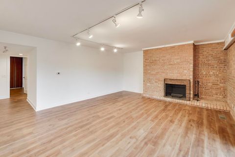 Tiny photo for 1615 Maple Terrace #115-1L, Lisle, IL 60532 (MLS # 12580564)