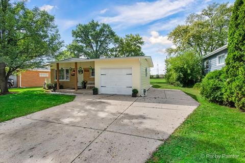 Tiny photo for 1354 Dakota Drive, Elgin, IL 60120 (MLS # 12480357)