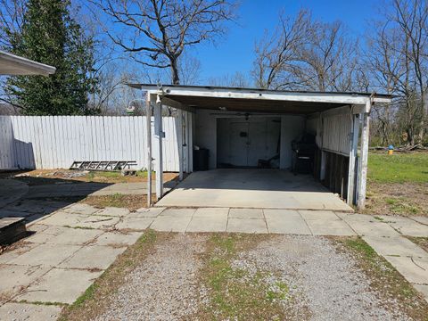 Tiny photo for 1024 Tolle Road, Mt Vernon, IL 62864 (MLS # 12601690)