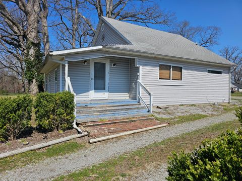 Tiny photo for 1024 Tolle Road, Mt Vernon, IL 62864 (MLS # 12601690)