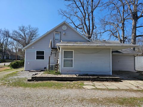 Tiny photo for 1024 Tolle Road, Mt Vernon, IL 62864 (MLS # 12601690)