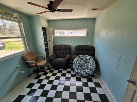 Tiny photo for 1024 Tolle Road, Mt Vernon, IL 62864 (MLS # 12601690)