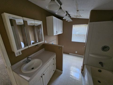 Tiny photo for 1024 Tolle Road, Mt Vernon, IL 62864 (MLS # 12601690)