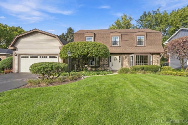 18 N ANDOVER LN, GENEVA, IL 60134 - Image 2de0192bd723a9d131ca1a8f6c8dd18e/655133173
