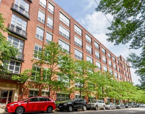 Photo of 1735 N Paulina Street #212, Chicago, IL 60622 (MLS # 12518279)