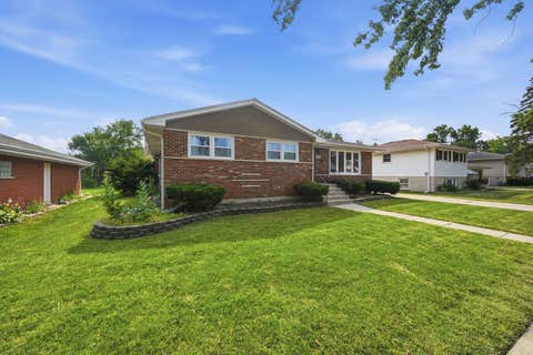 Tiny photo for 18433 Center Avenue, Homewood, IL 60430 (MLS # 12716748)
