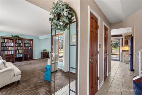 Tiny photo for 286 Stonegate Road, Clarendon Hills, IL 60514 (MLS # 12590774)