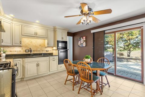 Tiny photo for 286 Stonegate Road, Clarendon Hills, IL 60514 (MLS # 12590774)