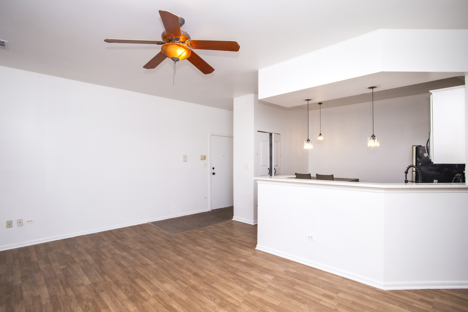 5417 S Melvina Avenue 102