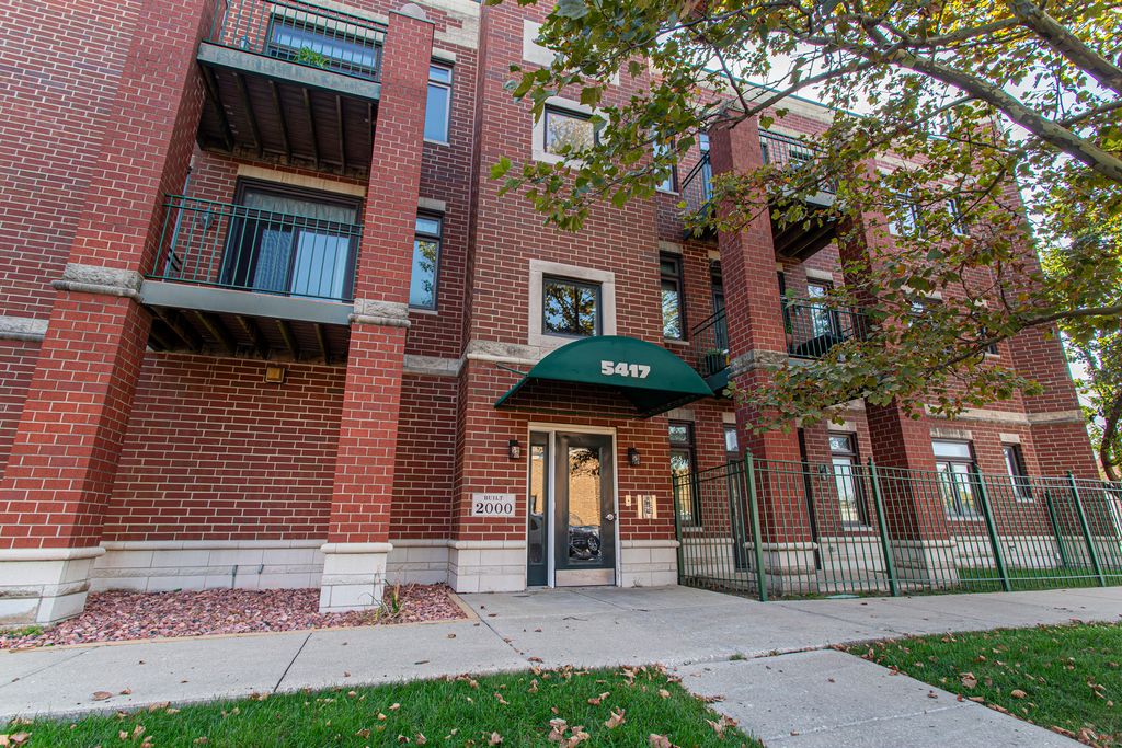 Photo for 5417 S Melvina Avenue #102, Chicago, IL 60638 (MLS # 12493759)