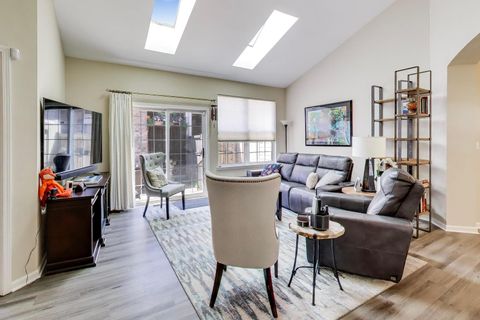 Tiny photo for 1701 Astor Avenue, Oakbrook Terrace, IL 60181 (MLS # 12670596)