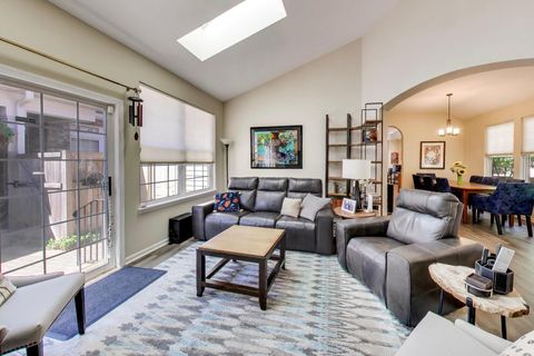 Tiny photo for 1701 Astor Avenue, Oakbrook Terrace, IL 60181 (MLS # 12670596)
