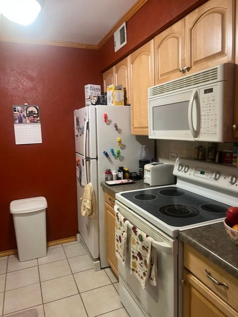 Tiny photo for 6139 KNOLL WOOD Road #103, Willowbrook, IL 60527 (MLS # 12463548)