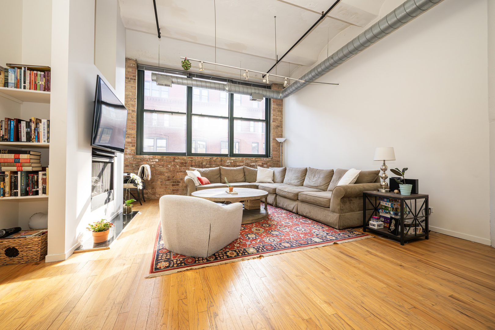 1000 W WASHINGTON Boulevard 411