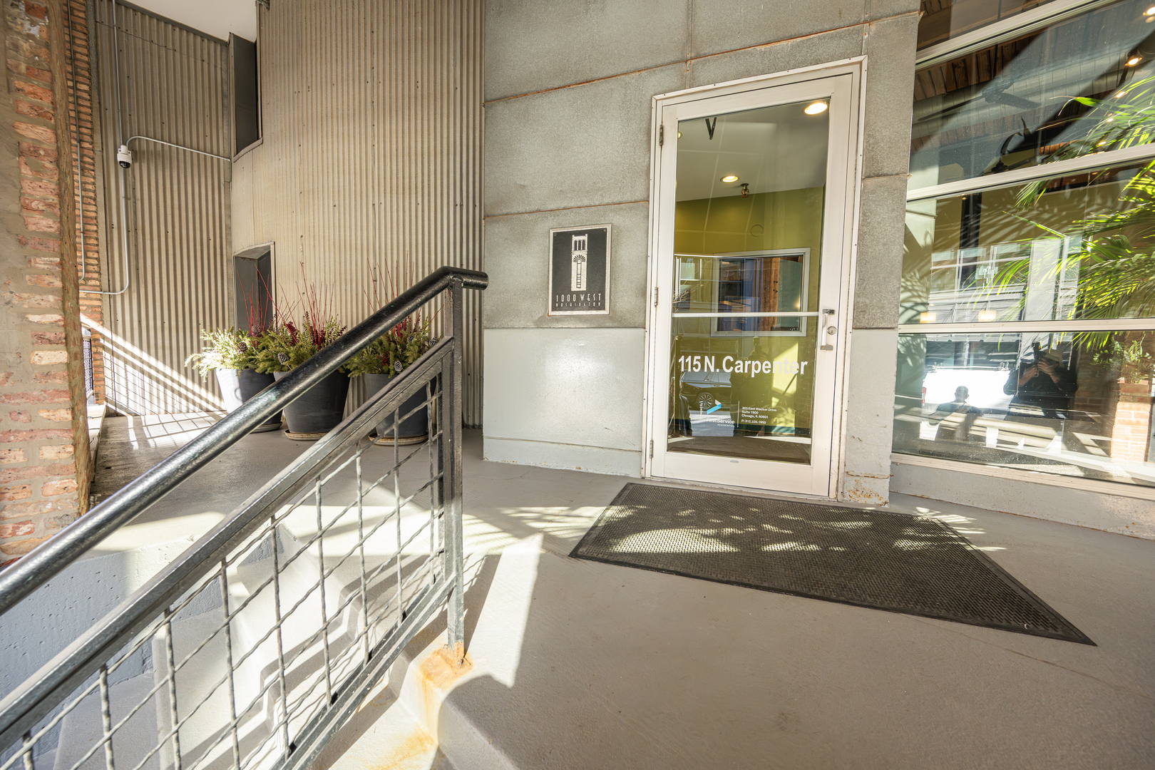 1000 W WASHINGTON Boulevard 411