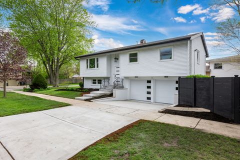Tiny photo for 9132 Lincolnwood Drive, Evanston, IL 60203 (MLS # 12629188)